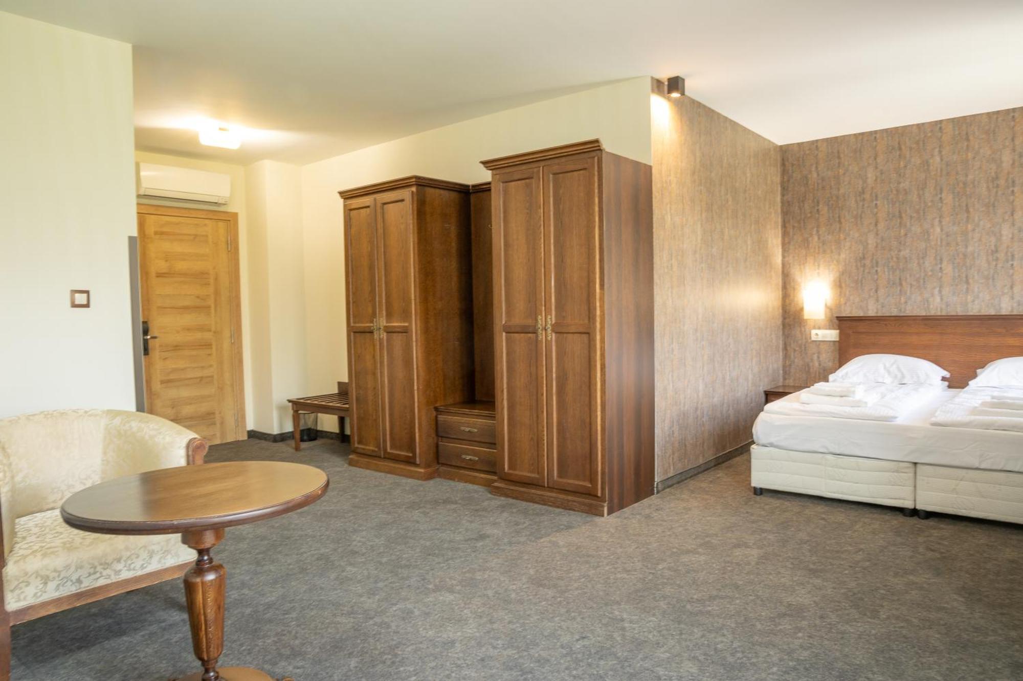 Hotel Domenic Free Parking 플로브디프 외부 사진